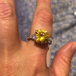 Super sparkly fragrant jewels yellow ring
